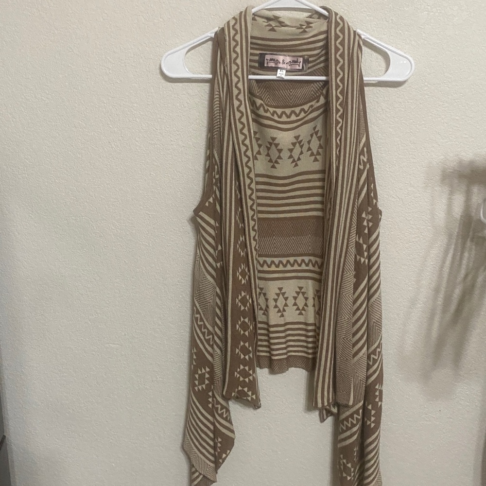 Oona & Maud Brown and Cream Patterned Sleeveless Cardigan